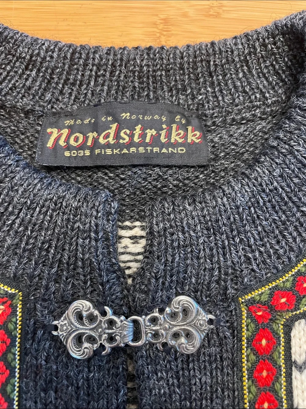 Nordstrikk Men’s Wool Sweater Medium Pewter Clasp Geometric Scandinavian Grey